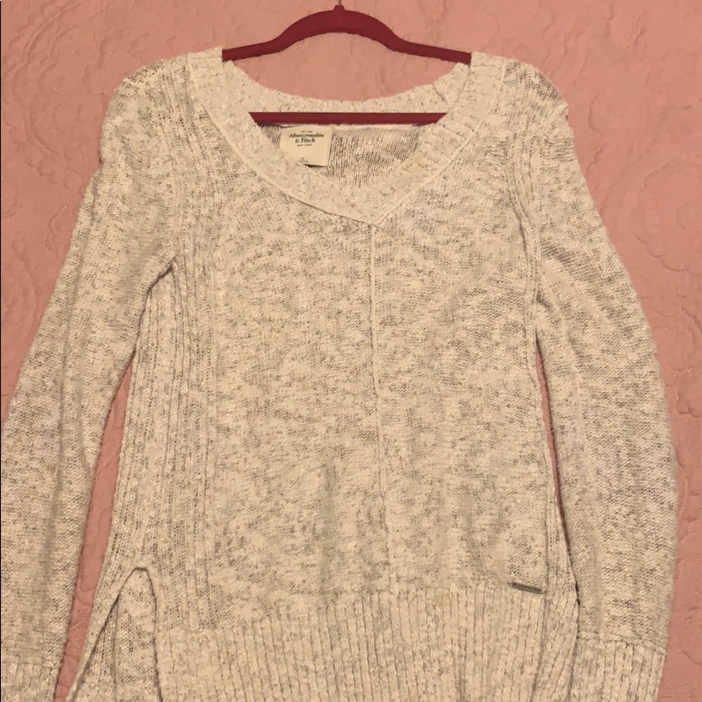 Abercrombie & Fitch sweater